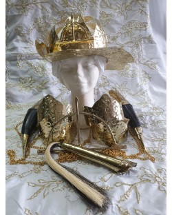 Paramento de Metal Dourado...